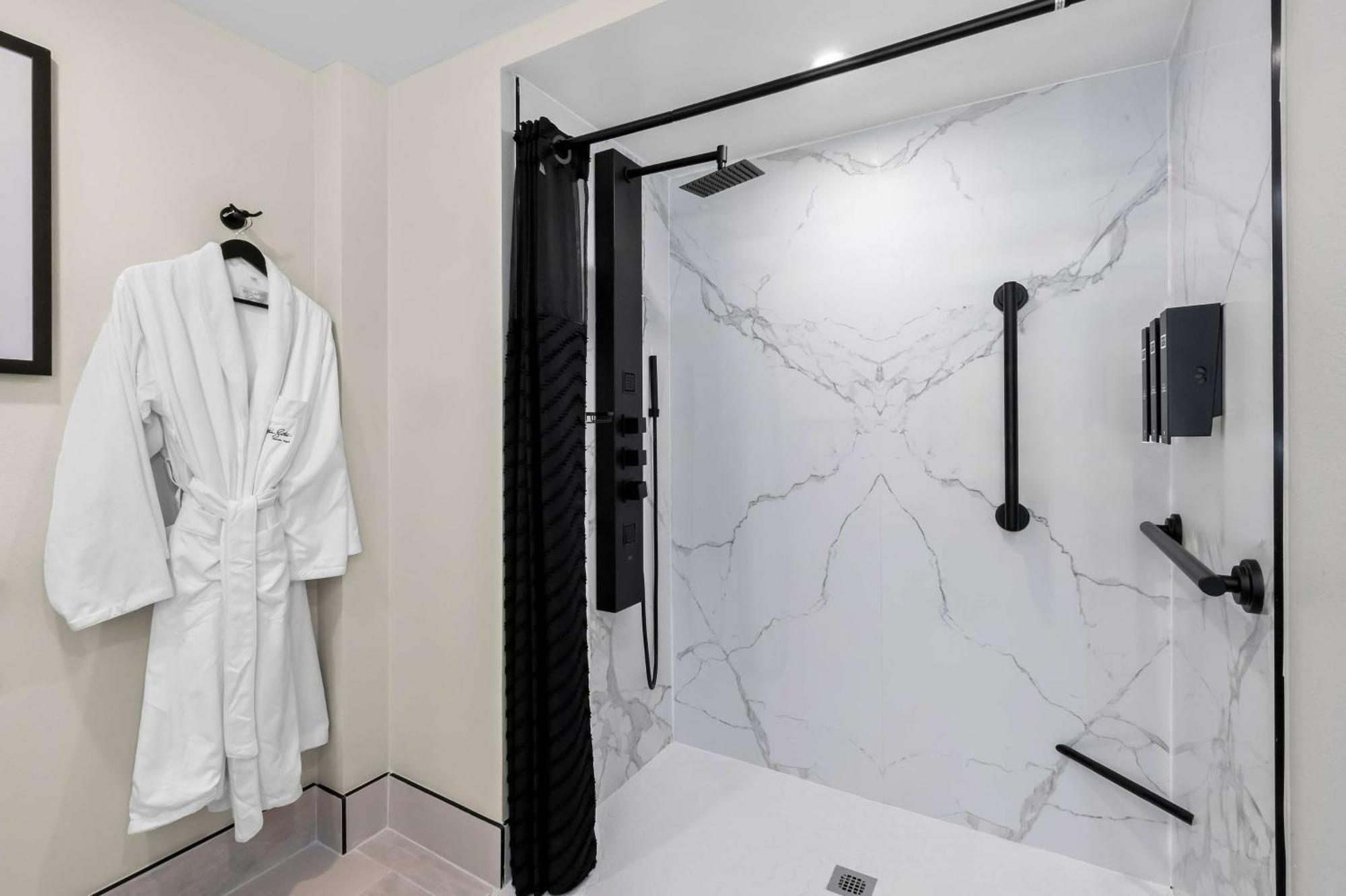 Latitude Suites Tinton Falls Eatontown - BW Premier Collection Eksteriør bilde
